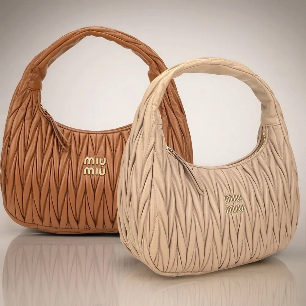 【MIU MIU】Wander Matelasse 30CM 皺褶納帕皮革肩背包-2色可選