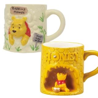 【小禮堂】迪士尼 小熊維尼 造型陶瓷馬克杯 300ml 兔子洞/蜂窩款