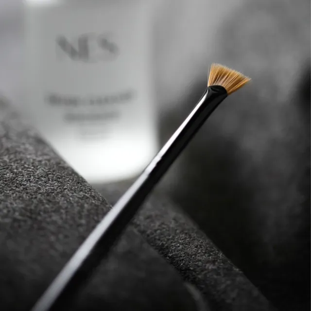 【恩藝偲 NES cosmetics】睫毛膏刷＋200ml刷具清潔液(日本製刷具)