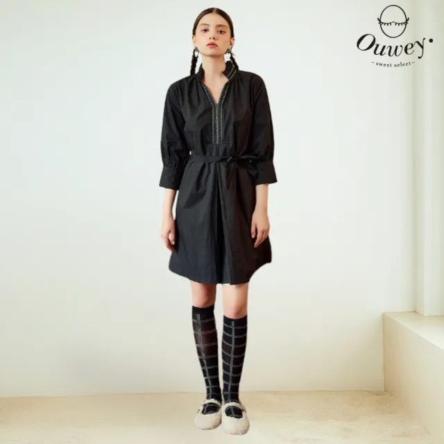 【OUWEY 歐薇】小荷葉立領點線織帶合摺洋裝(黑;S-L;3243167041)