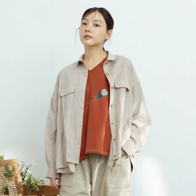 【MOSS CLUB】輕透層次感衣襬口袋長袖罩衫襯衫 粉 咖(魅力商品)