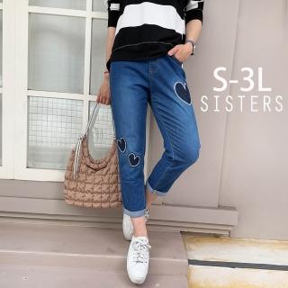 【SISTERS】愛心貼布彈力鬆緊腰七分牛仔褲/S-3L(女下著/女褲/顯瘦/丹寧/褲子/休閒褲/七分褲)