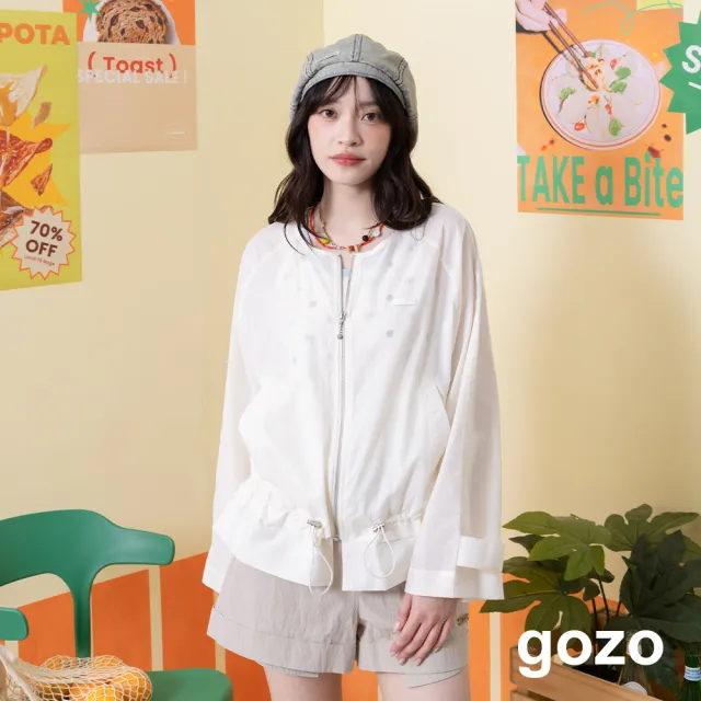 【gozo】gozo皮標可調節收腰圓領外套(淺灰/白色)