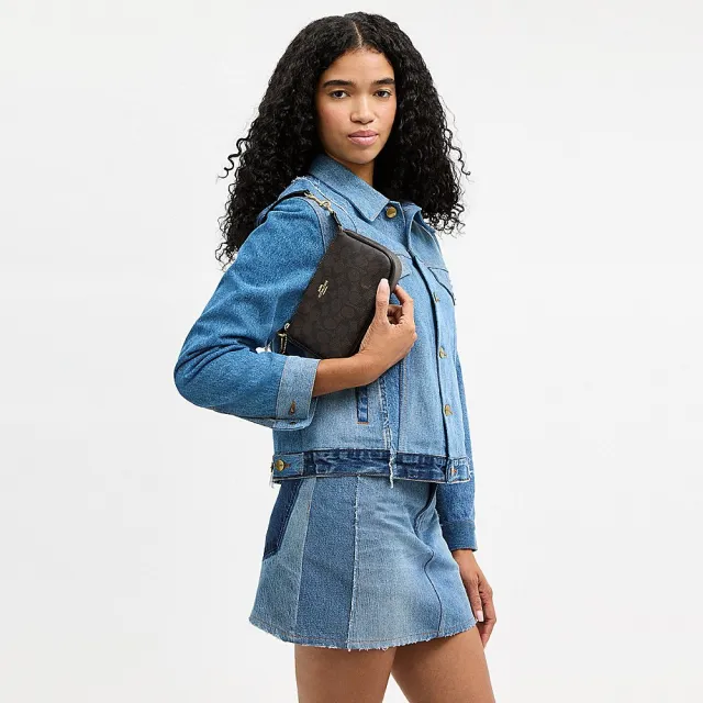 【COACH】蔻馳官方直營 NOLITA 19 經典SIGNATURE單肩包 手拿包 肩背包 手腕包-多色任選(CW426)