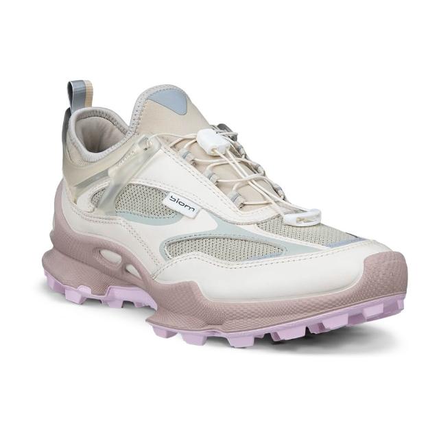 【ecco】BIOM C-TRAIL W 蹤跡健步山系防水戶外休閒鞋 女鞋(冰白色/砂礫灰/玫瑰粉 80338361384)
