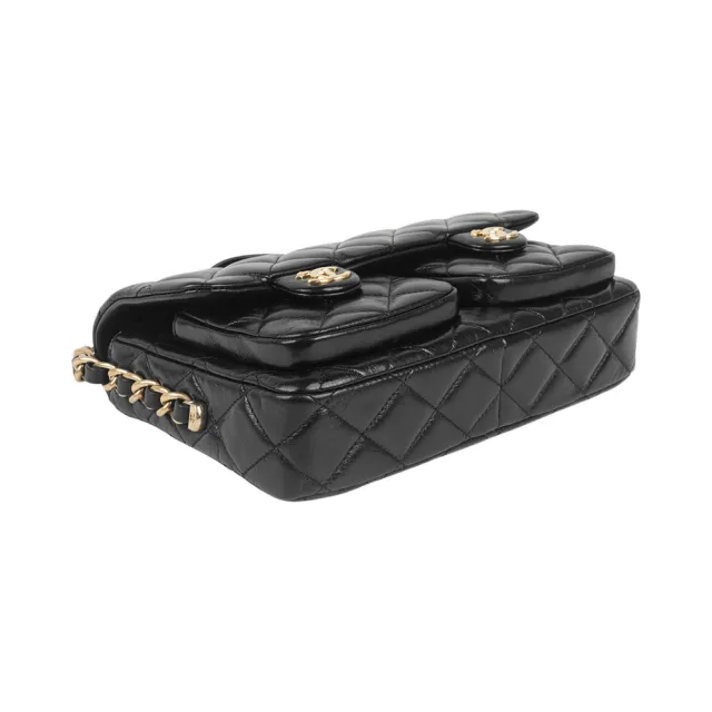【CHANEL 香奈兒】CC Logo 雙口袋翻蓋手提/斜背二用郵差包_展示品(黑色)