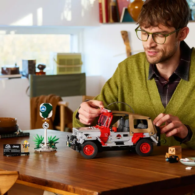 【LEGO 樂高】侏羅紀世界系列 77984 Jurassic Park Jeep Wrangler(恐龍 汽車模型 禮物 兒童玩具)