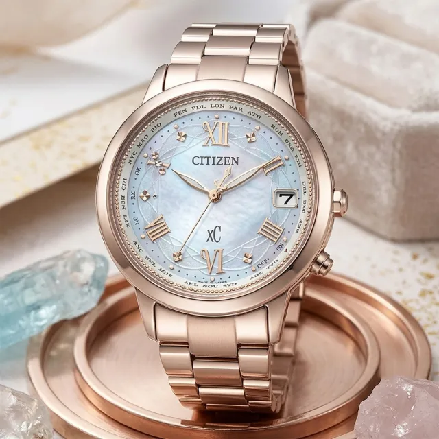 【CITIZEN 星辰】XC Hebe田馥甄廣告款 花嫁 台灣限定款 鈦 光動能電波女錶 錶 生日禮 送禮(CB1135-52D)