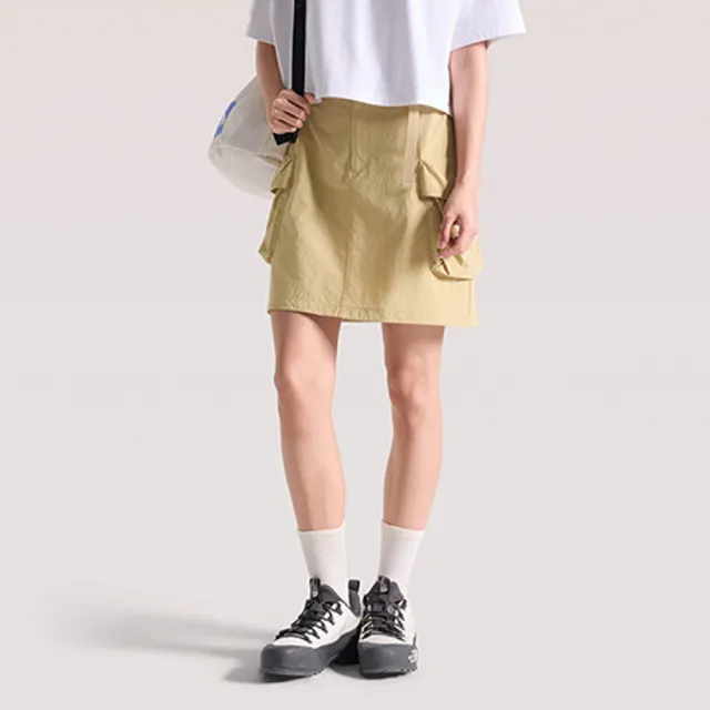 【The North Face】北面女款卡其色WINDWALL防風附腰帶短裙｜8C10LK5