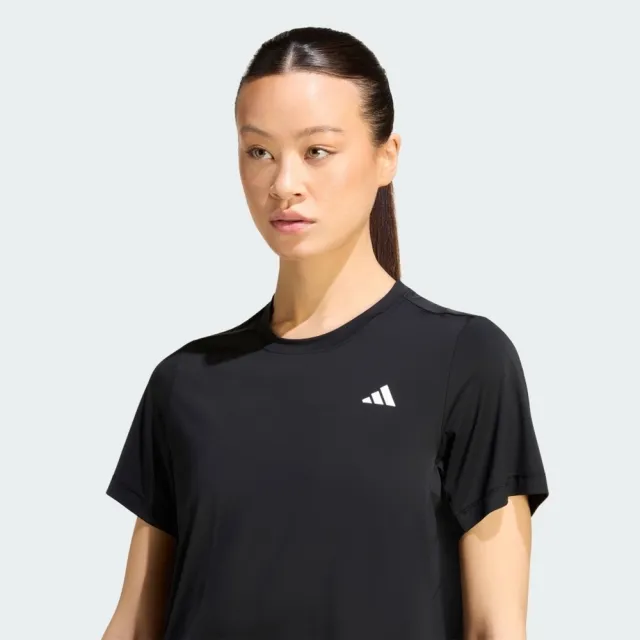 【adidas 愛迪達】Pl Ess R Tee 女 T恤 運動上衣 休閒短袖 黑 亞版 吸濕排汗(KW4399)