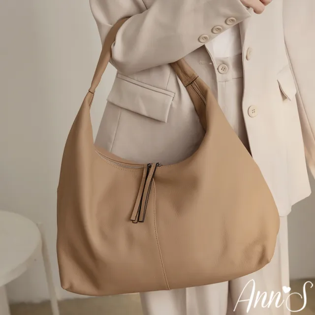 【Ann’S】Ann’S頂級柔軟頭層牛皮｜極簡大容量HOBO肩背包-卡其