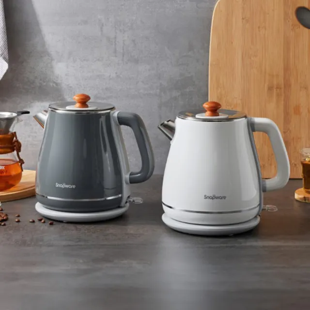 【CorelleBrands 康寧餐具】英式典雅316不鏽鋼雙層防燙電熱水壺1.8L