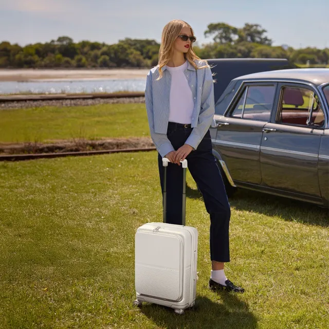 【Samsonite 新秀麗】20吋 FLATFORM 前開式/上掀式可擴充大容量輕量PC抗震輪行李箱(多色可選)