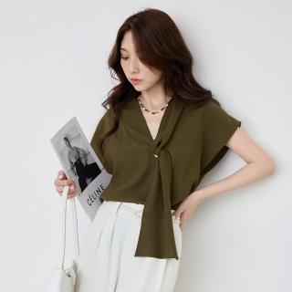 【OB 嚴選】冰絲皺Ｖ領綁帶連袖上衣 《AB21374》 適 2L~4L