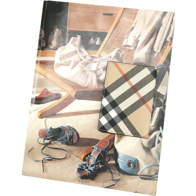 【BURBERRY 巴寶莉】格紋塗層羊皮對折卡夾 萬用包(卡其色)