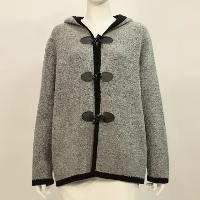 【ILEY 伊蕾】牛角釦連帽羊毛針織外套(灰；M-XL；1254405221)