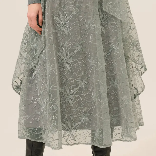 【ILEY 伊蕾】花朵刺繡亮片蕾絲網紗長裙(灰；M-XL；1253612203)