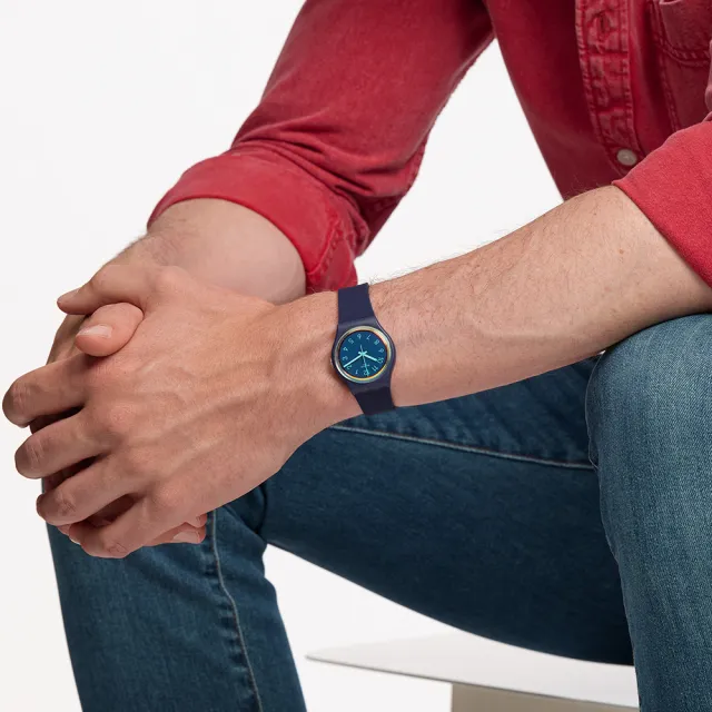 【SWATCH】LA NIGHT BLUE 太陽光譜折射錶盤/經典手錶/男錶/女錶/瑞士製造 SO28N110 (34mm)