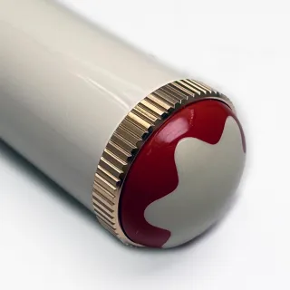 【MONTBLANC 萬寶龍】傳承系列紅與黑「迷你」特別版象牙色鋼筆 F 尖(128120)