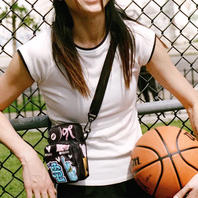 【Lesportsac】Patch Mini Phone Crossbody 輕便隨身手機包 手機袋 隨身小包 送禮 禮物 推薦(美式拼貼風)