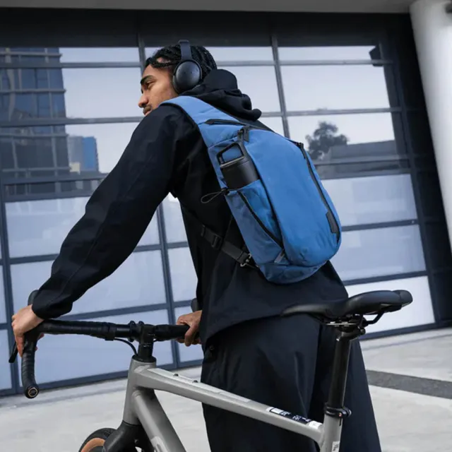 【ALPAKA】Metro Crossbody 7.5L Axoflux 210D 肩背包