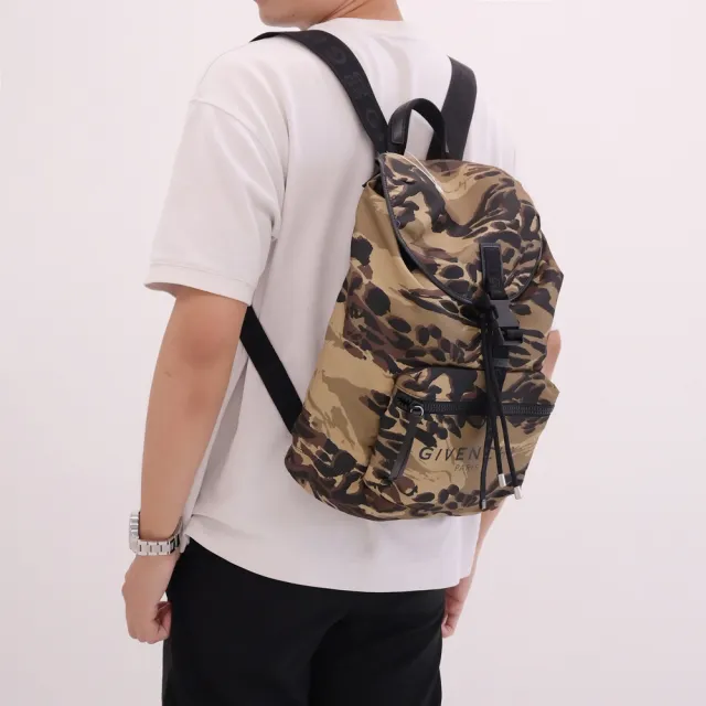 【GIVENCHY 紀梵希】品牌燙印LOGO迷彩厚尼龍手提旅用包後背包(墨綠)