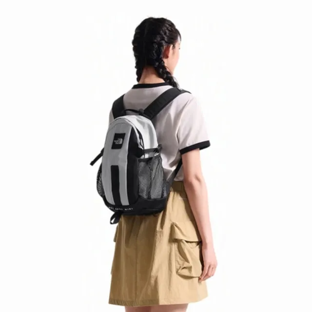 【The North Face】北臉 小後背包 運動包 書包 旅行小包 防潑水 HOT SHOT MINI 白灰 NF0A8GJJLA9
