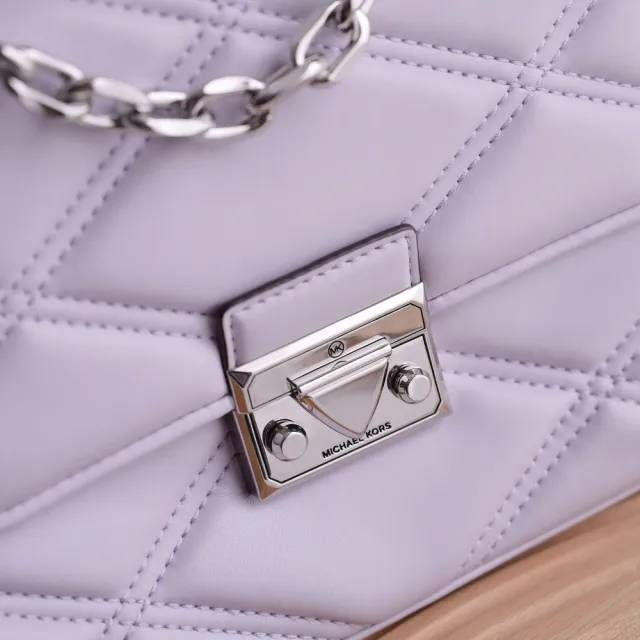 【Michael Kors】經典小香風壓釦菱格鉚釘翻蓋肩斜三用鍊包(淡紫)