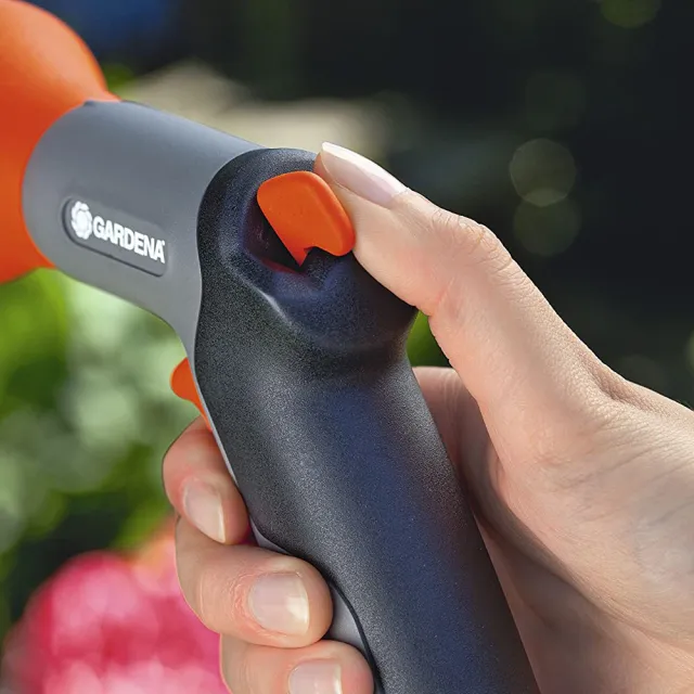 【GARDENA】指握型柔水噴槍 18311
