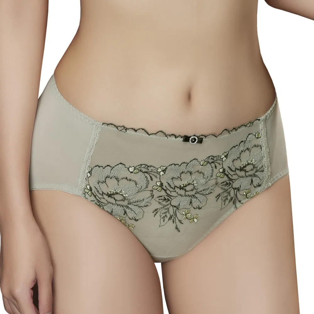 【Swear 思薇爾】仲夏玫瑰系列M-XXL蕾絲刺繡中腰三角女內褲(流沙綠)