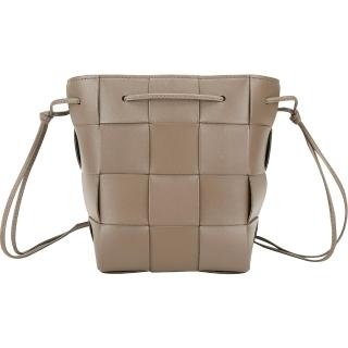 【BOTTEGA VENETA 寶緹嘉】BV Cassette 羊皮編織斜背水桶包(可可棕/牛皮襯裡)