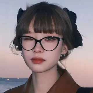 【LEESA】小臉神器\可換鏡片\黑框眼鏡\女生眼鏡\眼鏡\無度數眼鏡\貓眼眼鏡\防藍光眼鏡\辣妹眼鏡