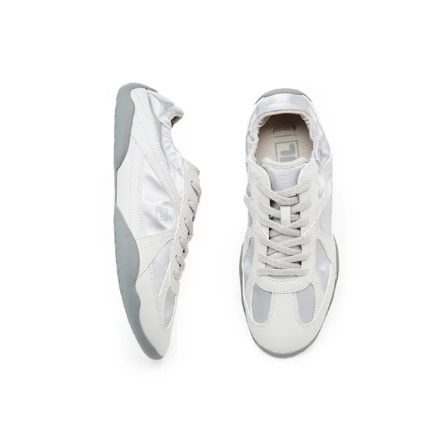 【FILA】#韓韶禧代言款 GLIO 中性休閒鞋 德訓鞋 芭蕾鞋-銀 (4-C605A-031)