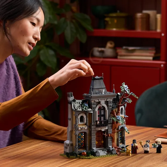 【LEGO 樂高】Icons 11383 市長宅邸(建築模型 居家擺設 禮物 玩具)