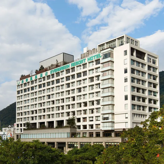 【礁溪長榮鳳凰酒店】8/20偷殺!雙人高級洋室客房一泊二食早晚餐(贈2位未滿7歲以下免費吃住)