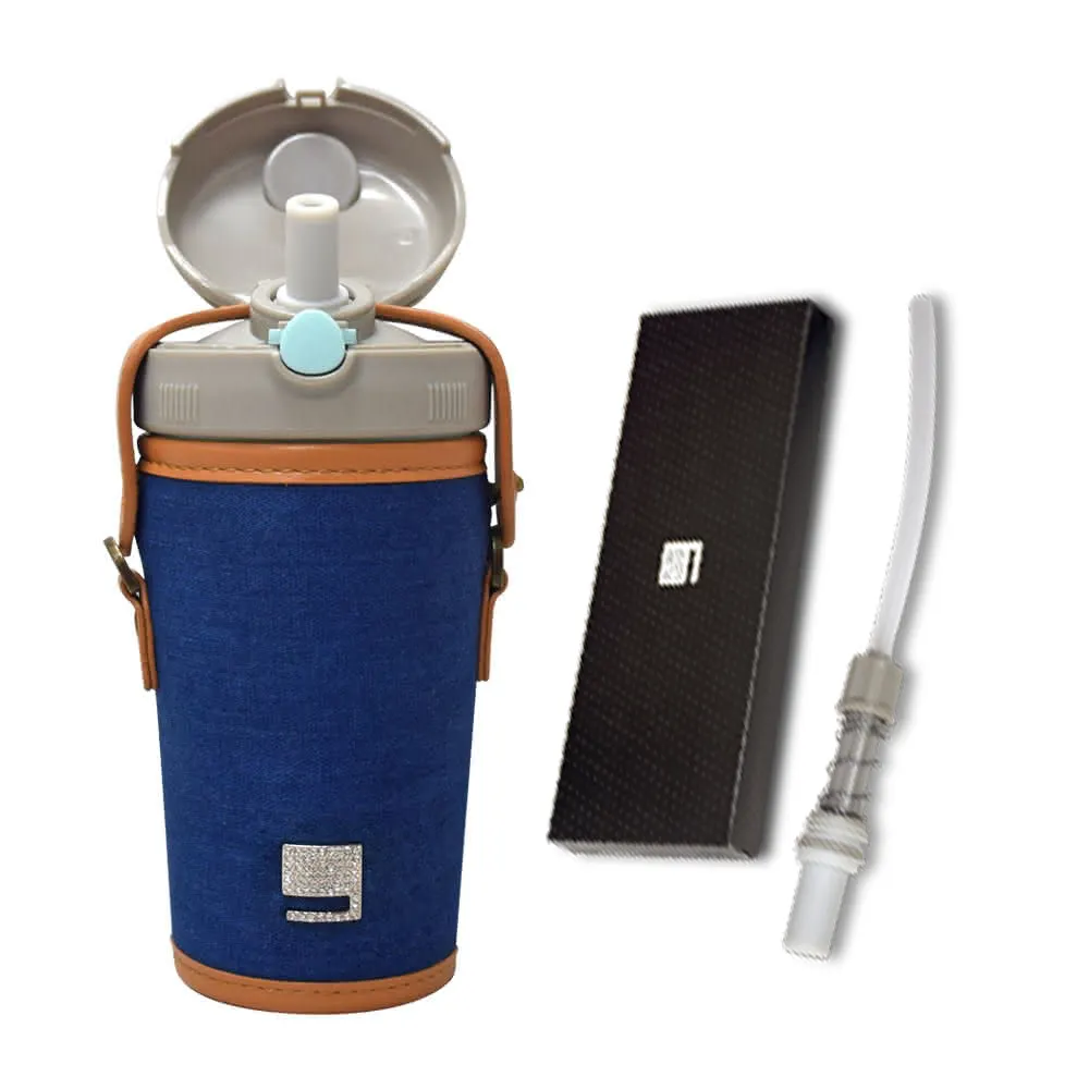 【Purenine】Kids兒童時尚彈蓋隨身多功能 不鏽鋼 保溫杯-290ML附杯套+背帶(牛仔杯套+綠色瓶組)