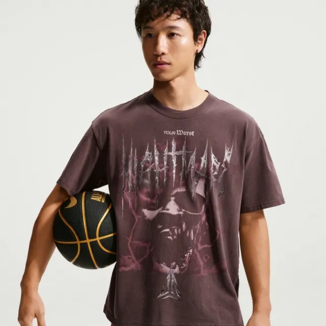 【NIKE 耐吉】短袖上衣 男 AS JM M NK TEE LSE OG NIGHTMAR 運動 休閒 鮮紫紅色 (IM5067652)