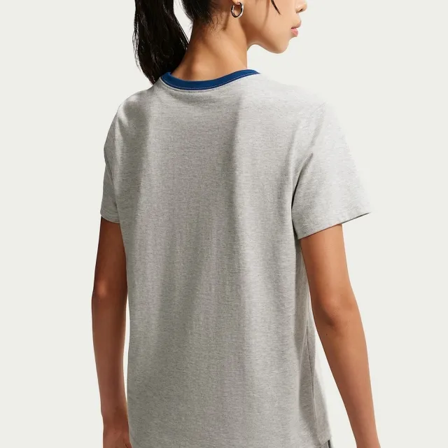 【NIKE 耐吉】短袖上衣 女 AS W NSW CLUB SS GFX TEE 運動 休閒 灰色 (IW1195050)