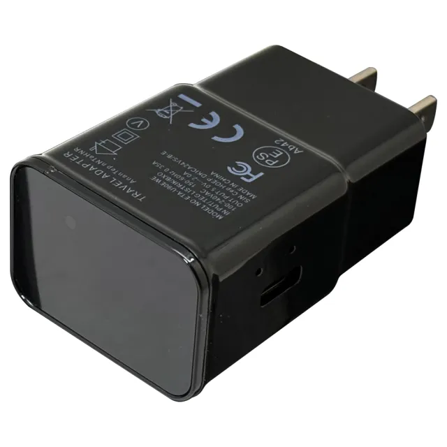 【CHICHIAU】WIFI 4K USB充電器造型無線網路微型針孔攝影機M7