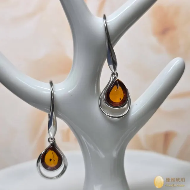 【優雅琥珀】小水滴形干邑色琥珀 垂墜式純銀耳環(925純銀 )