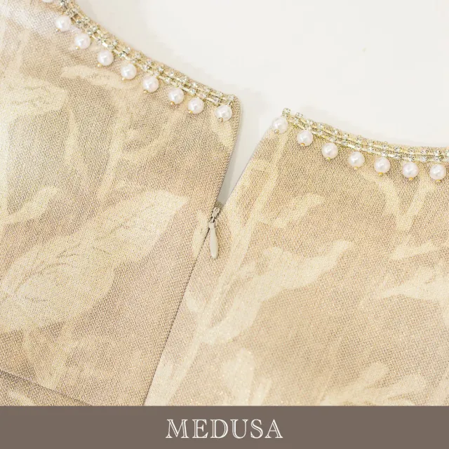 【MEDUSA 曼度莎】現貨-卡其金絲提花披肩珍珠優雅A字小禮服（M-XL）｜小禮服 洋裝推薦 媽媽禮服
