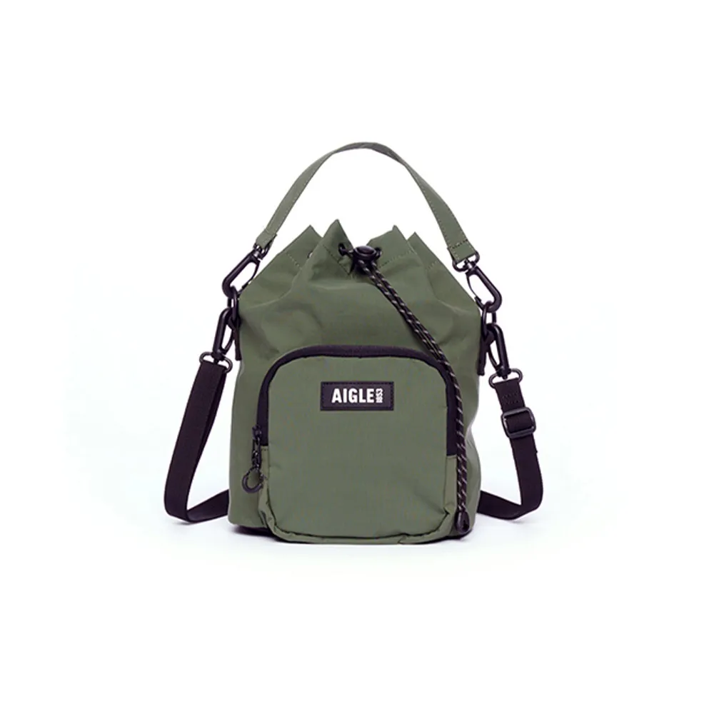【AIGLE】4L 防潑休閒小側背包｜AG-4A509A080 軍綠(防水包 斜背包 防潑水斜背包 水桶包)