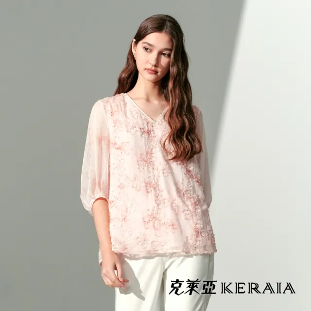【KERAIA 克萊亞】柔粉微光花海立體亮片花V領上衣