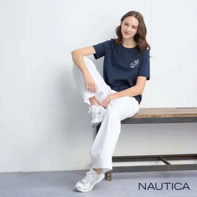 【NAUTICA】官方旗艦 女裝  花卉刺繡涼感短袖T恤-深藍色