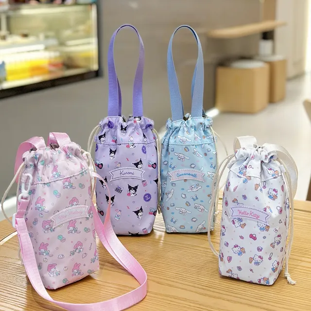 【SANRIO 三麗鷗】雙11 日系可愛印花造型可提可背束口拉繩水壺袋(水杯袋/飲料袋/手搖飲袋)