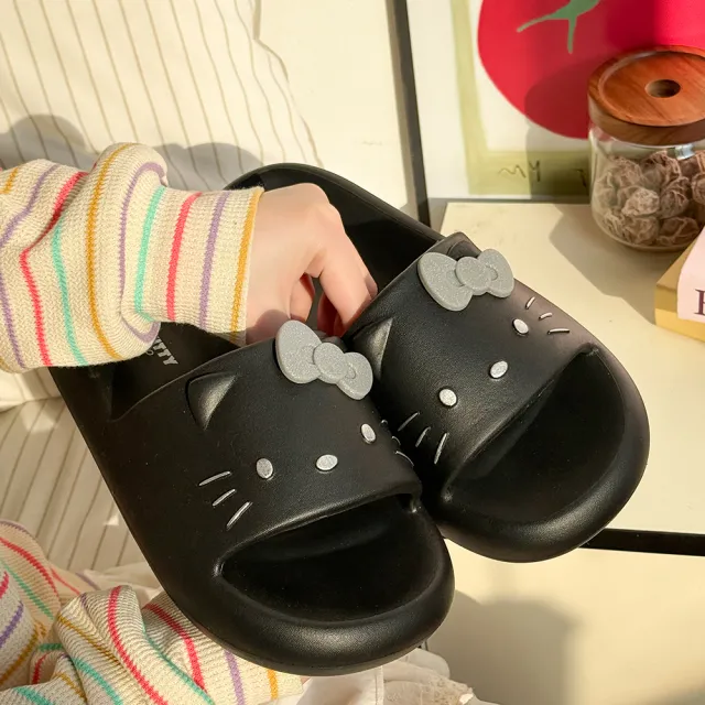 【HELLO KITTY】大頭像簡約造型EVA輕量舒適柔軟厚底防滑防水室內外休閒涼拖鞋-四款可選(三麗鷗)