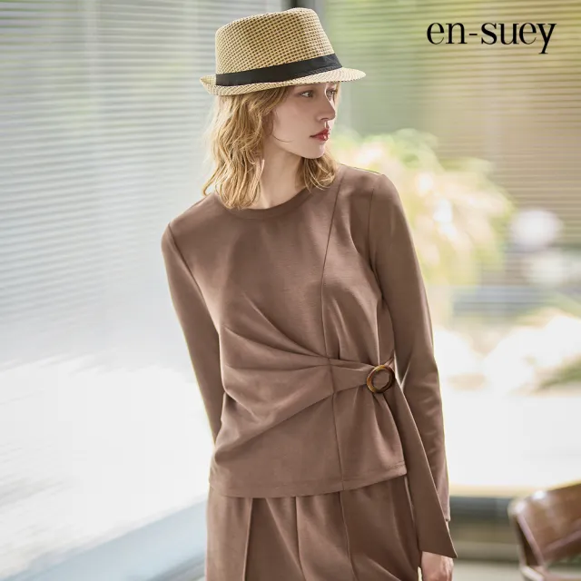 【en-suey 銀穗】裝飾帶環不對稱抓褶棉T上衣-女