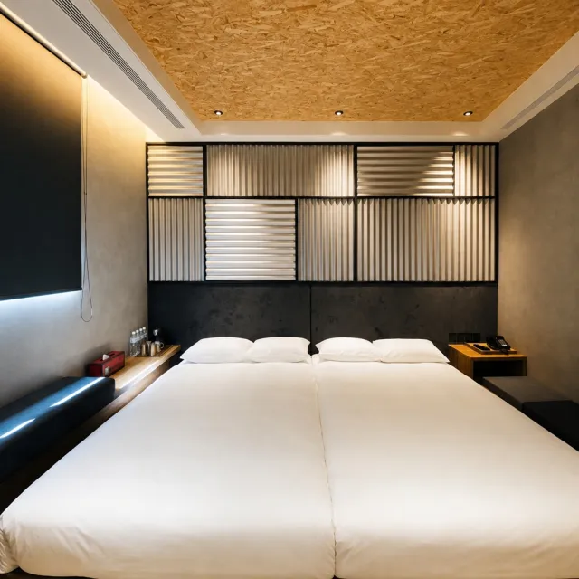 台南島宇居飯店｜2大贈2小★島宇熱鬧加大雙人房純住宿(平日升等島宇熱鬧四人房)