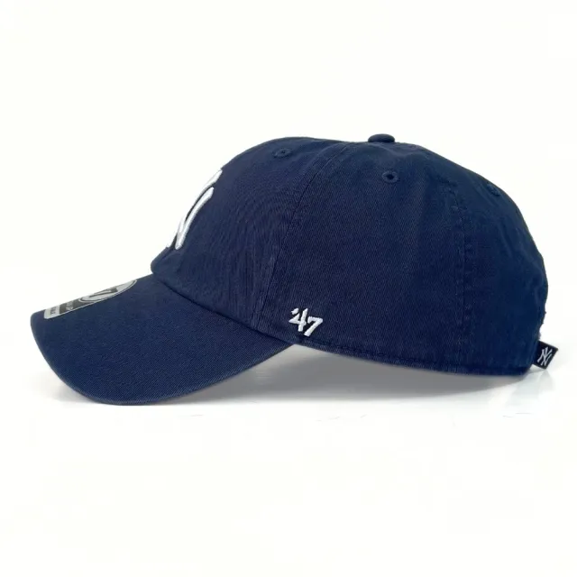 【47brand】CLEAN UP 紐約洋基鴨舌帽 經典MLB男女棒球帽 水洗款金屬環扣老帽 軟頂剌繡大標NY彎帽