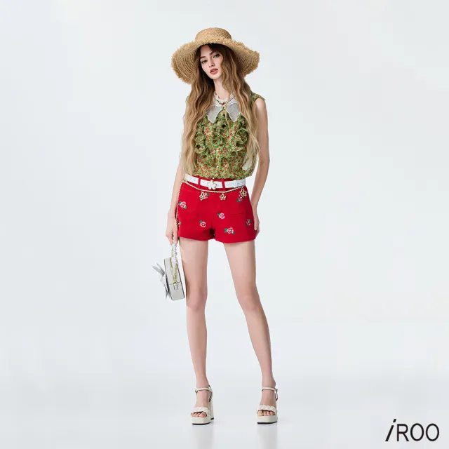 【iROO】火紅色薔薇刺繡牛仔短褲